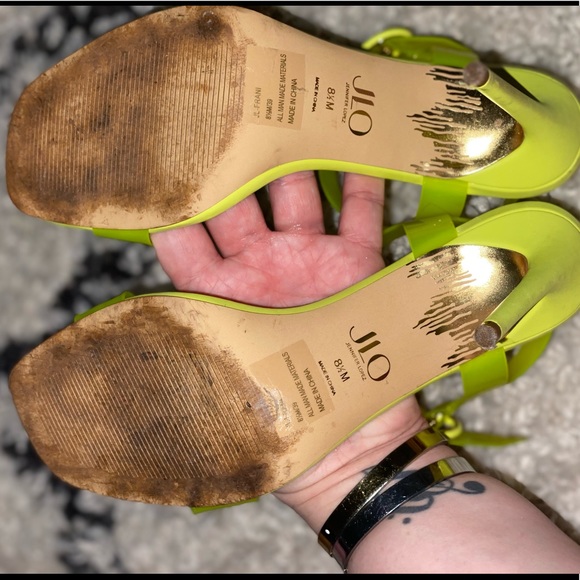 Neon green Frani sandal by JLO, size 8.5 - Picture 6 of 8